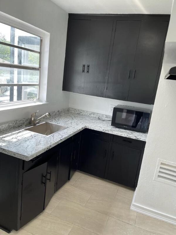 Foto del edificio - 6130 Howard Ave