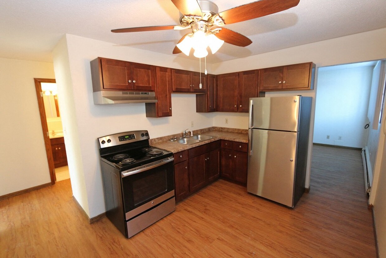 Primary Photo - Alpine Apartments