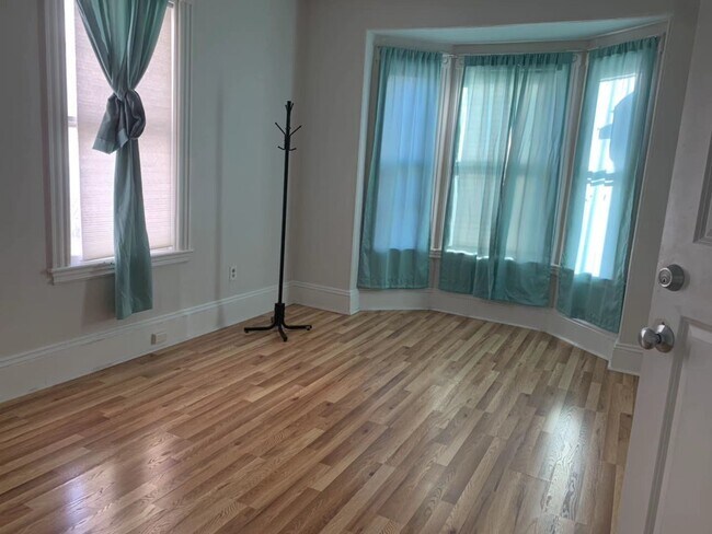 Foto del edificio - 32 E Cottage St