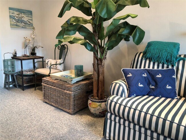 Foto del edificio - 1801 S Surf Rd