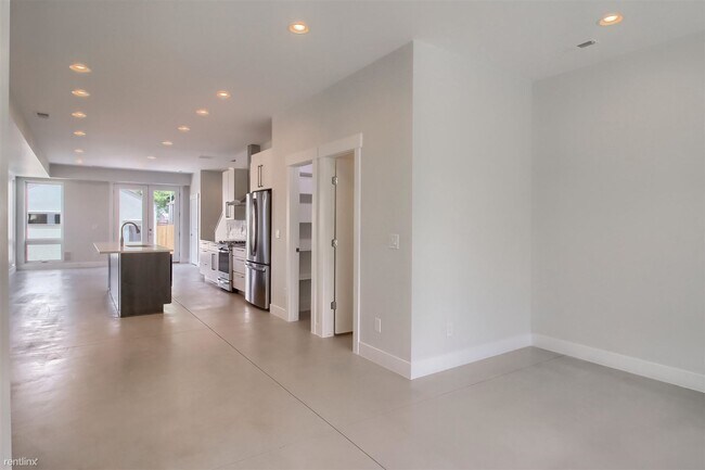 Foto del edificio - 3 br, 3.5 bath Townhome - 2170 North Willi...