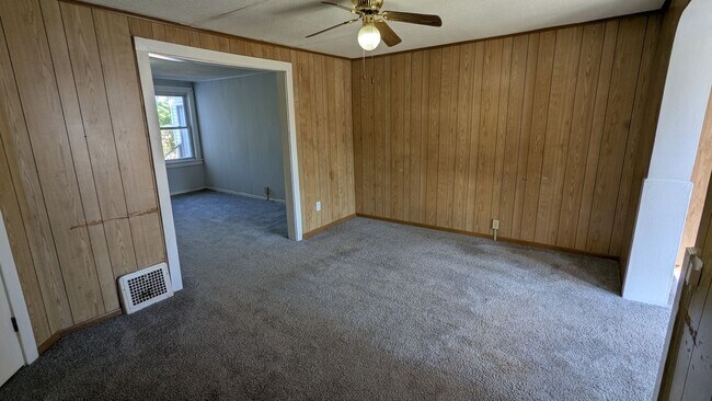 Foto del edificio - Charming 2-bedroom, 1-bathroom home locate...