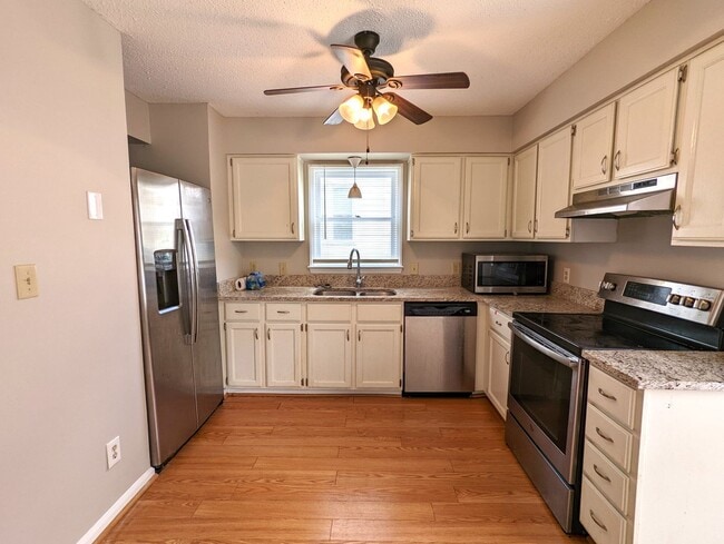 Building Photo - 4940 Harbour Towne Dr