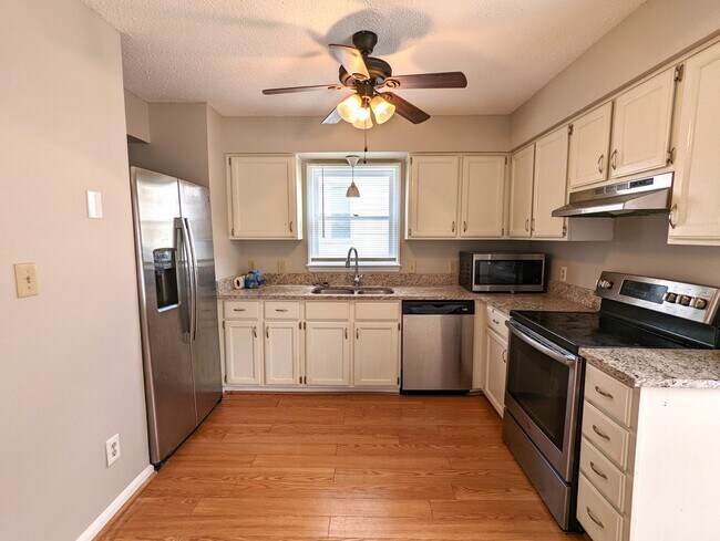 Foto del edificio - 4940 Harbour Towne Dr