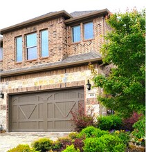 Building Photo - 4824 Pasadena Dr