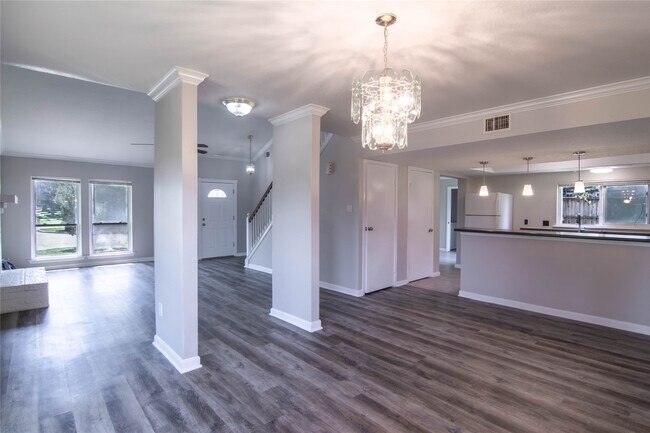 Building Photo - 15806 Val Verde Dr