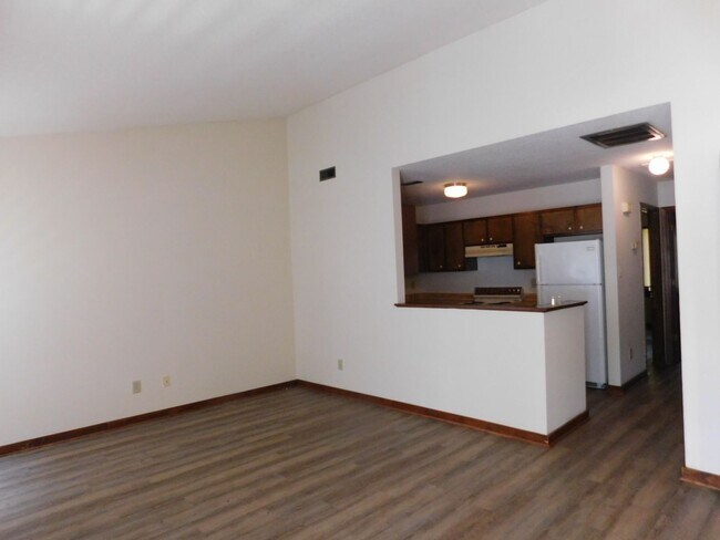 Building Photo - 1534 College Way