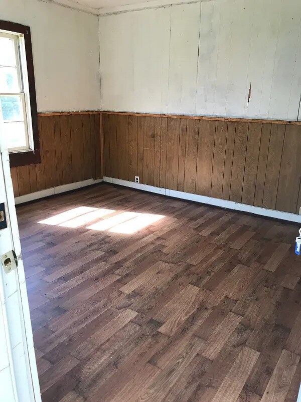 Building Photo - 2 Bedroom 1 Bathroom