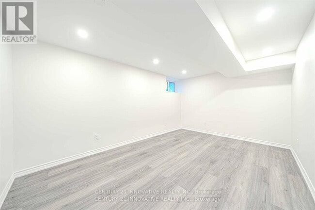 Photo du bâtiment - 1894 Woodview Ave