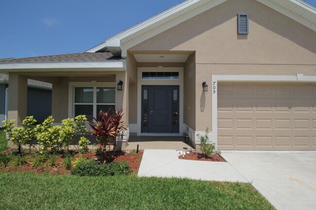 Building Photo - 705 Kylar Dr NW