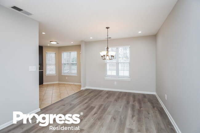 Building Photo - 4040 Brookfield Way