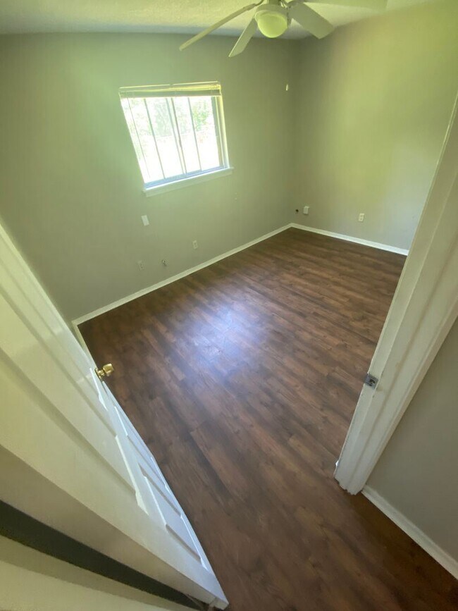 Foto del edificio - 3 br, 1 bath House - 1224 Elsa Jane