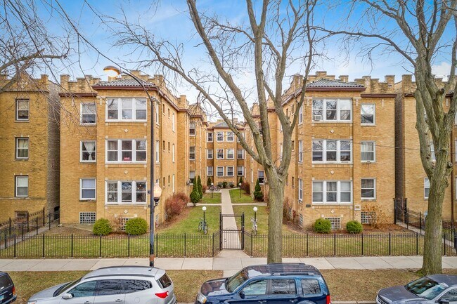 Foto del edificio - 5061 N Damen Ave