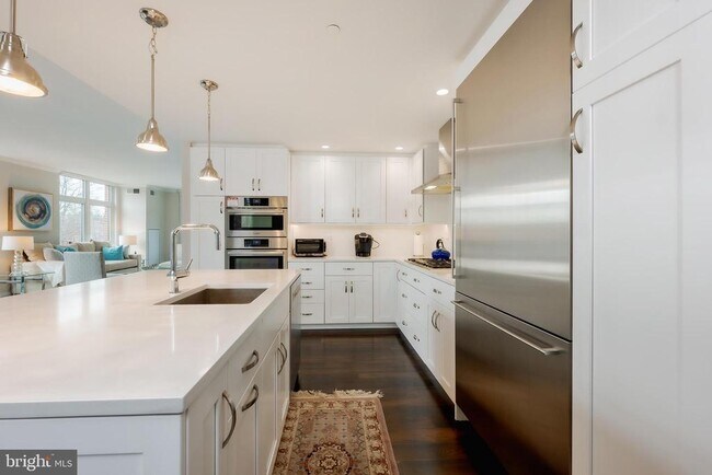 Foto del edificio - 4915 Hampden Ln