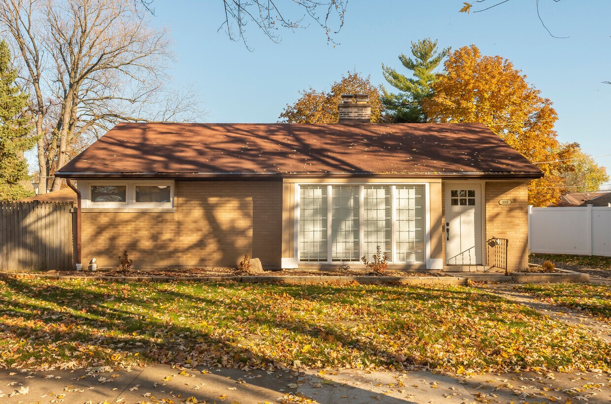 Primary Photo - 1013 Beach Ave
