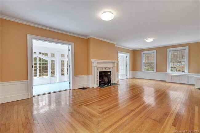 Foto del edificio - 801 Forest Rd