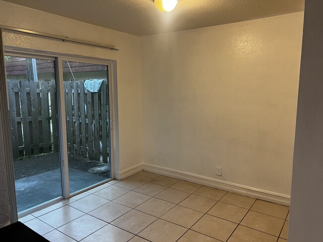 Foto del edificio - 5955 NW 20th St