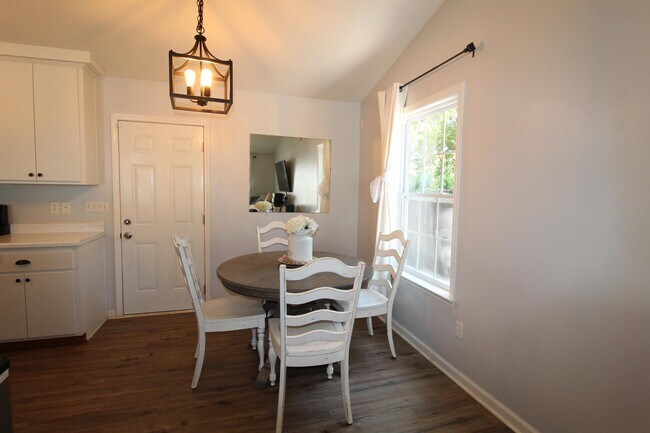 Foto del edificio - 53 Summer Brooke Ln