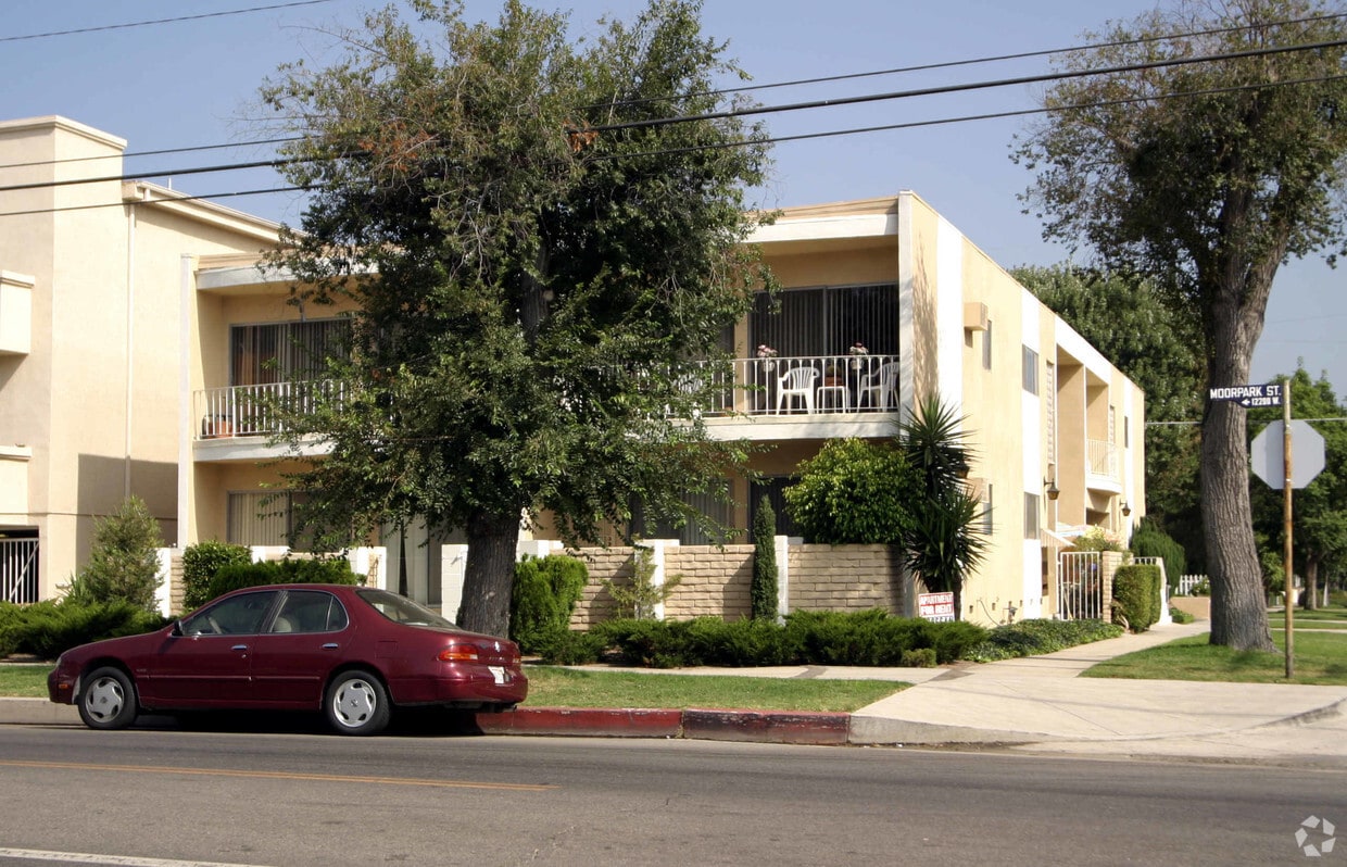 Primary Photo - 12231 Moorpark St