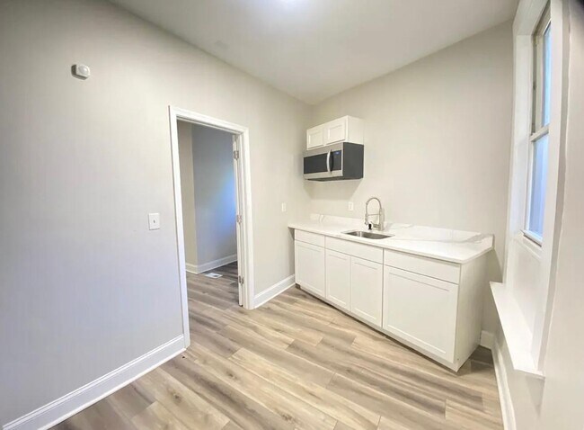 Foto del edificio - 3168 Wilkens Ave