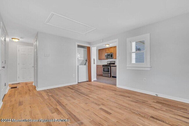 Foto del edificio - 920 Bowling Green Dr