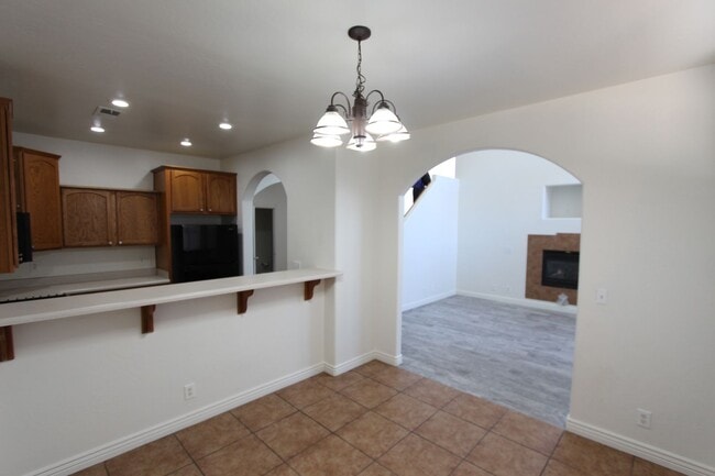 Building Photo - 1497 E Ivy Ln
