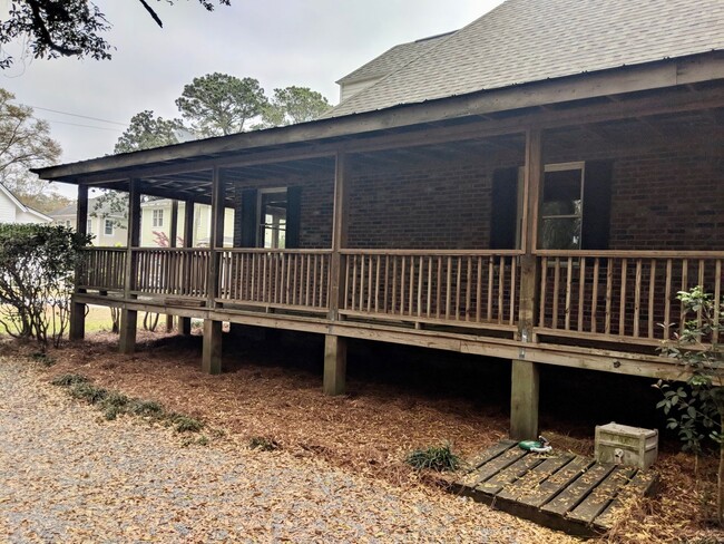 Building Photo - Charming 3 Bedroom in Old Mt. Pleasant