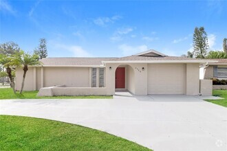 Building Photo - 5720 Chipper Dr