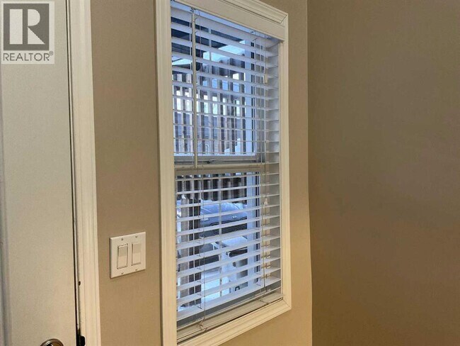 Photo du bâtiment - 4729-4745 45 St