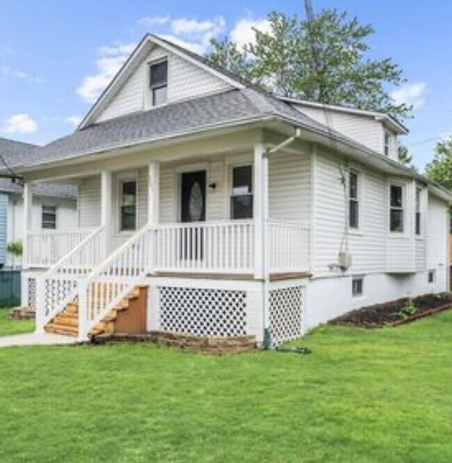 Building Photo - 303 W Main St