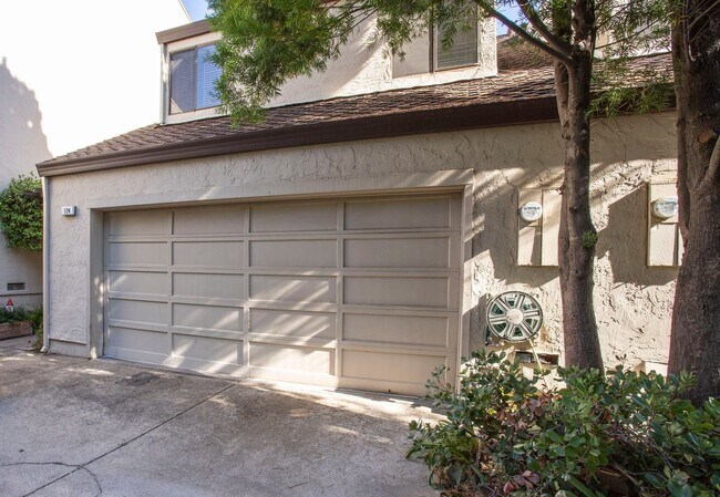 Building Photo - 3 br, 2.5 bath House - 124 S Grant Lane