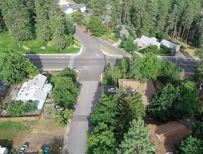 Building Photo - Spacious 4-Bedroom duplex Near EWU – Cheney, WA