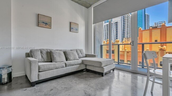 Building Photo - 151 SE 1st St