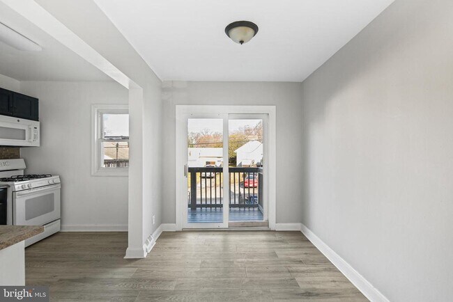 Foto del edificio - 165 Hampshire Rd