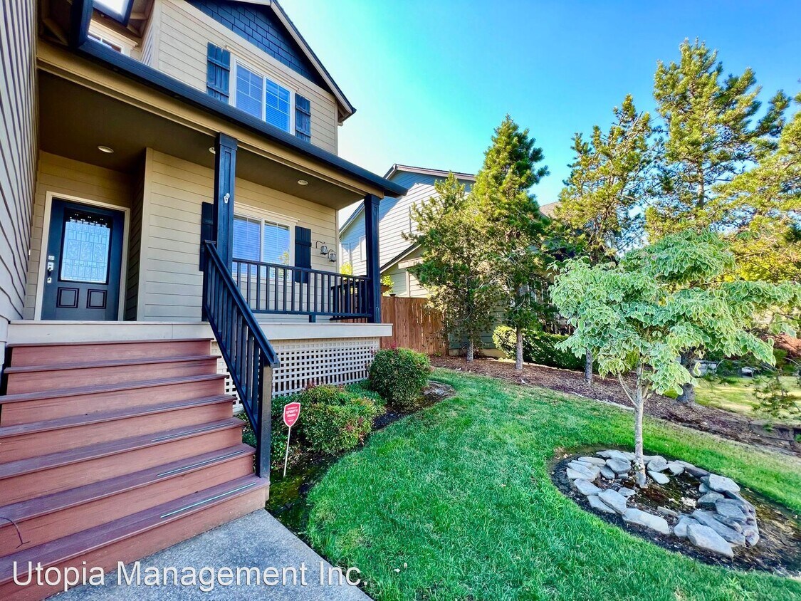 3 br, 2.5 bath House 15123 SE Myra Ln House Rental in Clackamas, OR