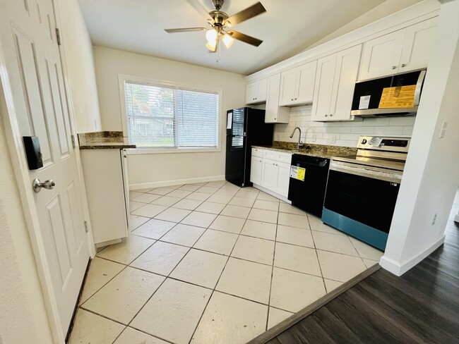 Foto del edificio - 1319 E Laura St