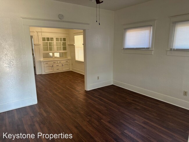 Building Photo - 2 br, 1.5 bath House - 1021 West 21st Stre...