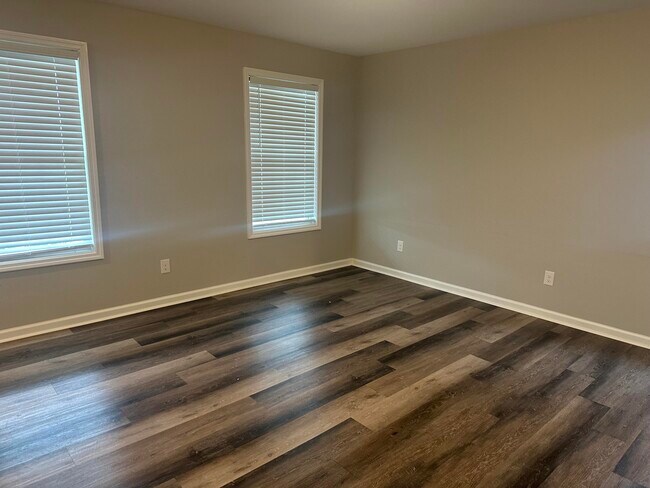 Foto del edificio - 2040 Dolly Dr