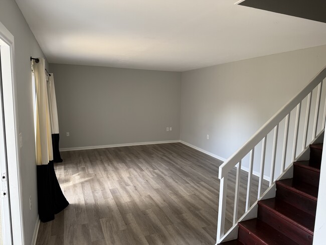 Foto del edificio - 3221 Meridian Way S