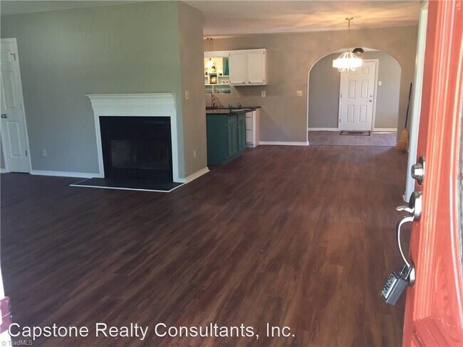 Building Photo - 3 br, 2 bath House - 4115 Eisenhower Rd.