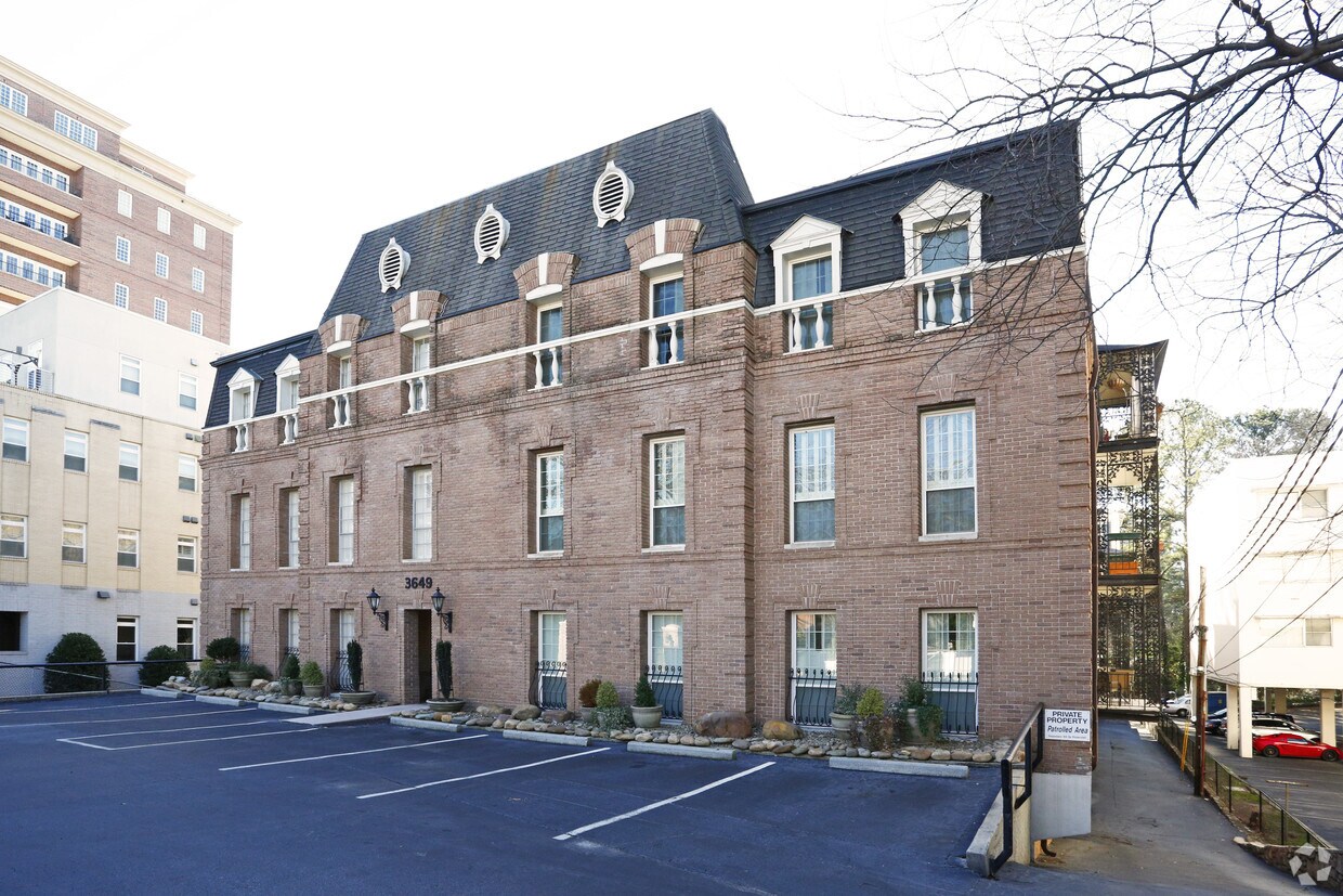 Building Photo - 3649 Peachtree Rd NE
