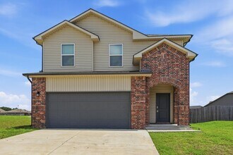 Building Photo - 3117 Stonewall Dr