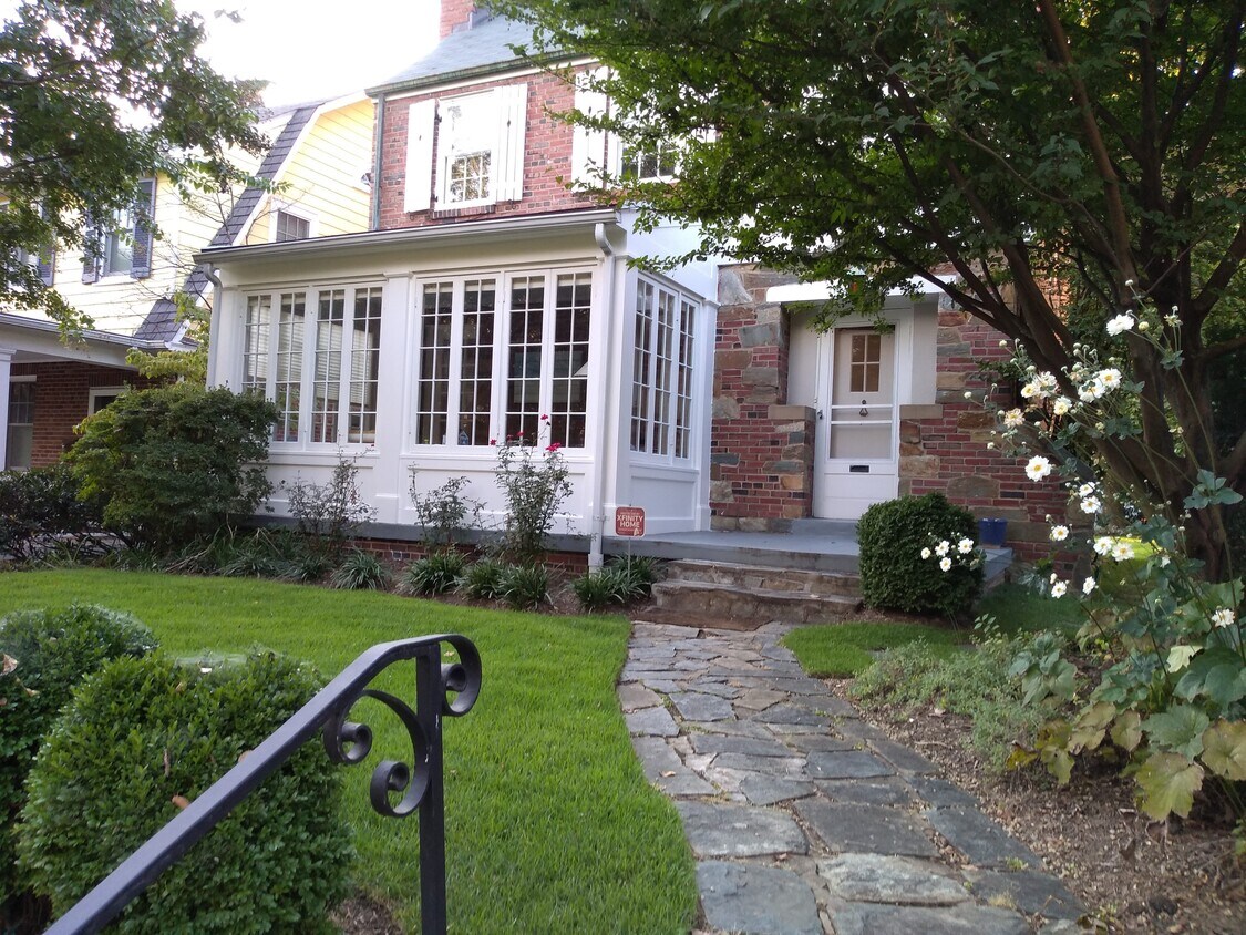 Foto principal - 5334 Nebraska Ave NW