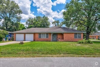 Building Photo - 5611 Milart St