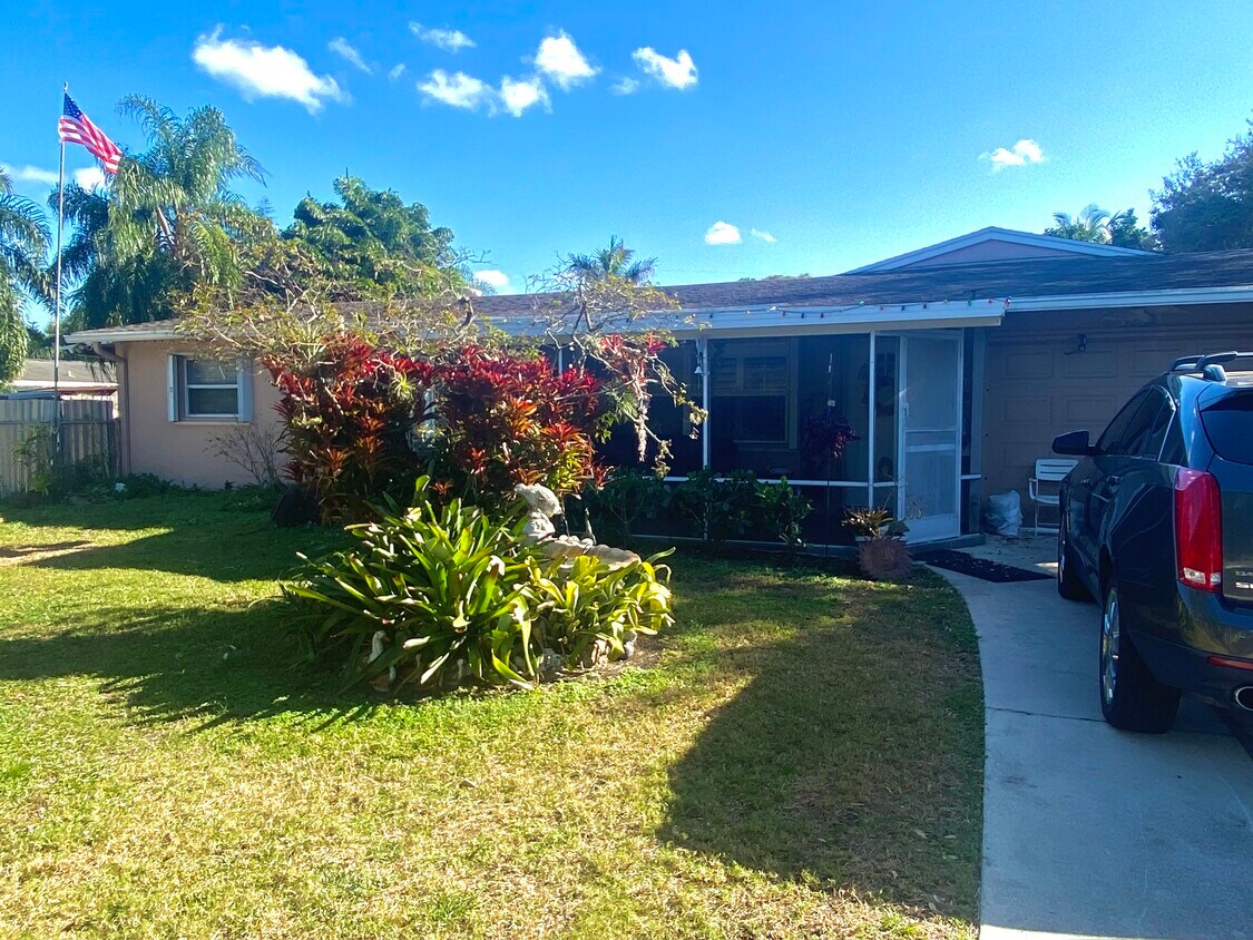 4576 Wenhart Rd, Lake Worth, FL 33463 House Rental in Lake Worth, FL