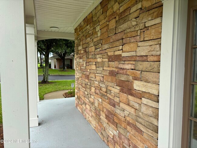 Building Photo - 11015 Castlemain Cir E