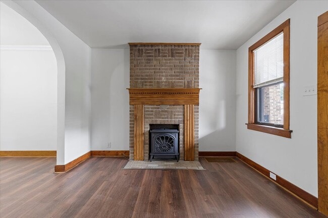 Building Photo - 3033 Brentwood Ave