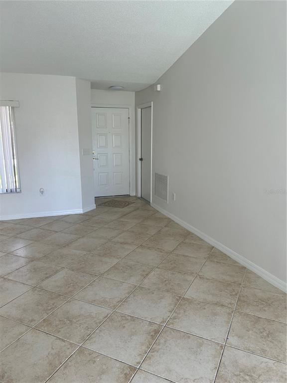 Foto del edificio - 1515 Silktree Ct
