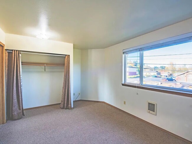 Building Photo - 1220 Avenue A