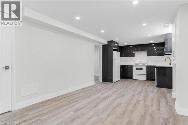 Building Photo - 51 Runcorn St